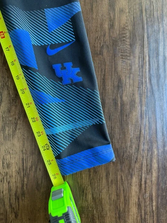 Nike Black Leggings with Kentucky Blue Graphic Lower Legs - Picture 11 of 11